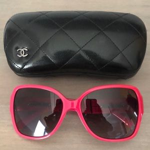 CHANEL fucsia sunglasses